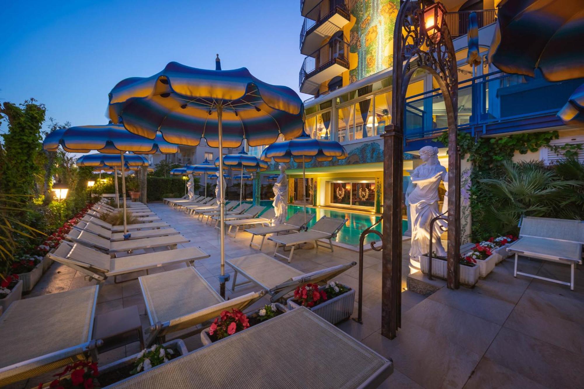 Hotel Napoleon 4*