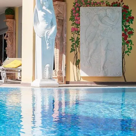 Napoleon Hotel 4*